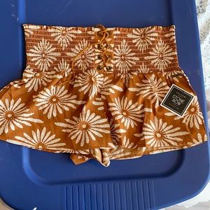 Volcom, size small, flowy shorts